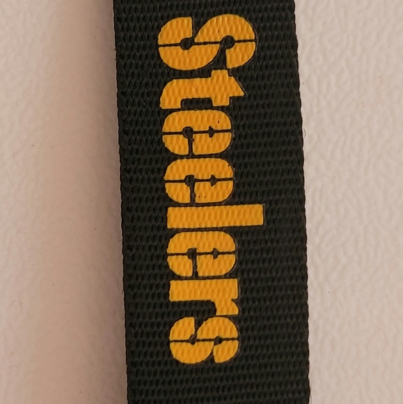STEELERS BOTTLE OPENER KEY CHAIN - Picture 2 of 4
